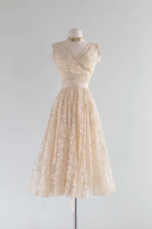 1950's Ethereal Ivory Lace Wedding Dress By Larry Aldrich / Small